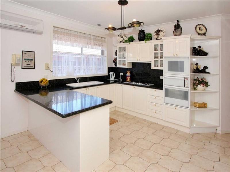 9 St Warden Court, Keilor Downs VIC 3038