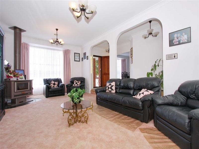 9 St Warden Court, Keilor Downs VIC 3038