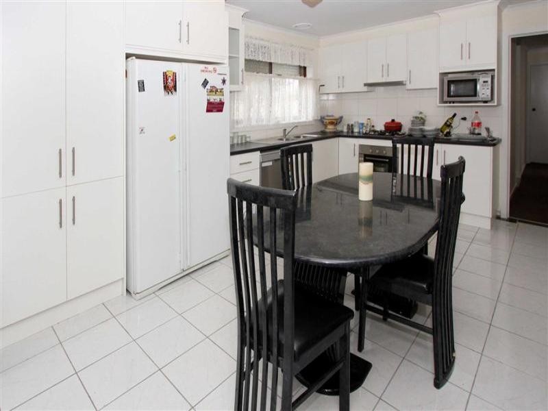 10 Livingston Street, Deer Park VIC 3023