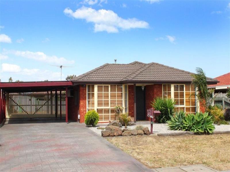 18 Poltava Walk, Delahey VIC 3037