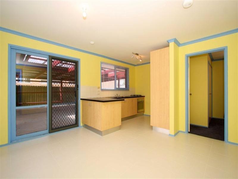 18 Poltava Walk, Delahey VIC 3037