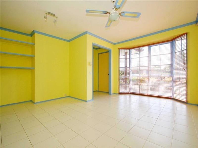 18 Poltava Walk, Delahey VIC 3037