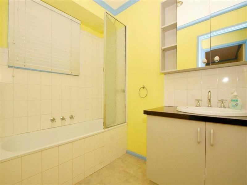 18 Poltava Walk, Delahey VIC 3037