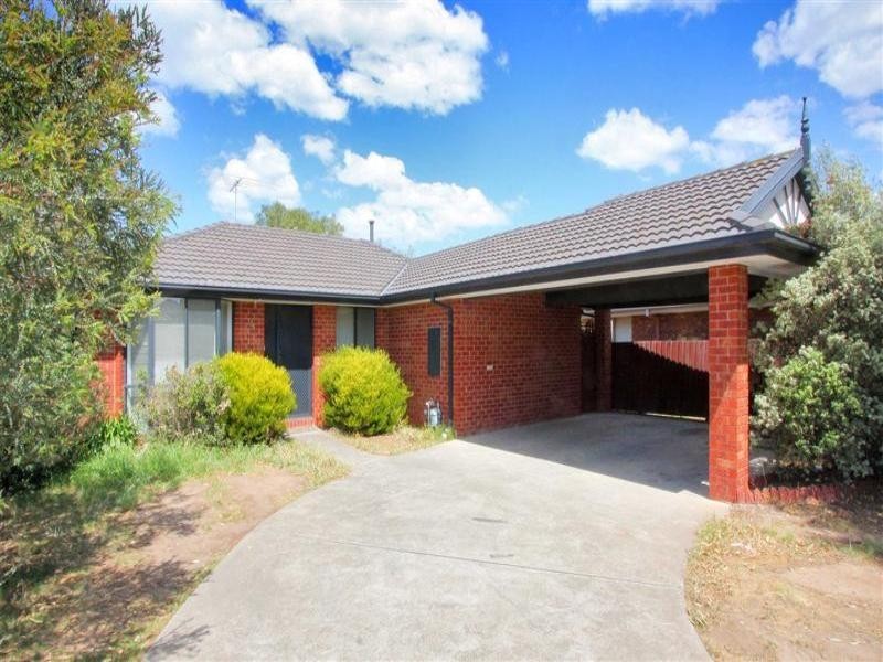 4 Harness Court, Sydenham VIC 3037