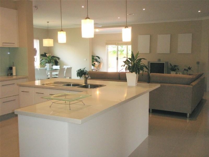 14 Deepdene Street, Caroline Springs VIC 3023