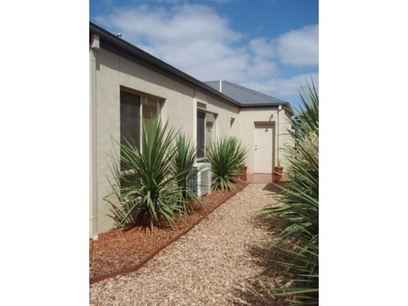 14 Deepdene Street, Caroline Springs VIC 3023