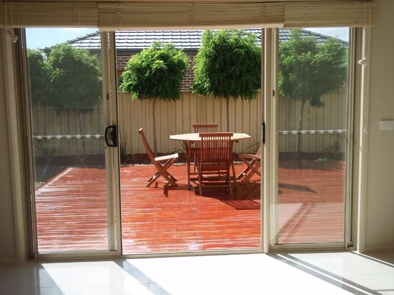 14 Deepdene Street, Caroline Springs VIC 3023