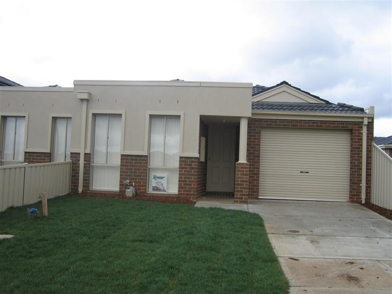 1/7 Balmoral Court, Hillside VIC 3037