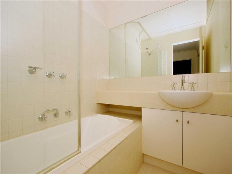 19a Wentworth Drive, Taylors Lakes VIC 3038