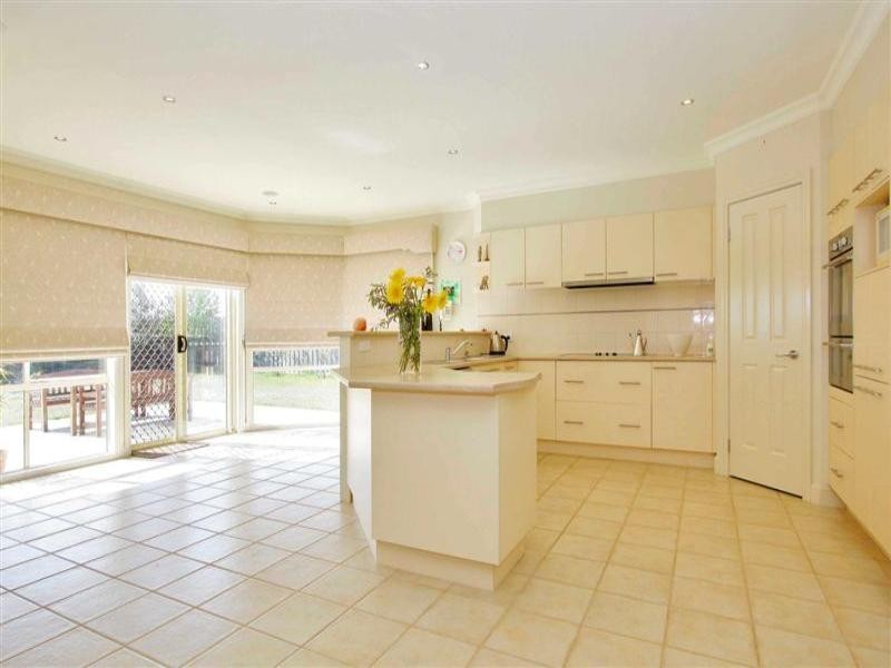 16 Rowlandson Way, Taylors Lakes VIC 3038