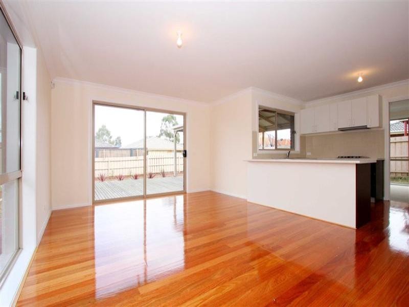 12 Kelland Avenue, Hillside VIC 3037