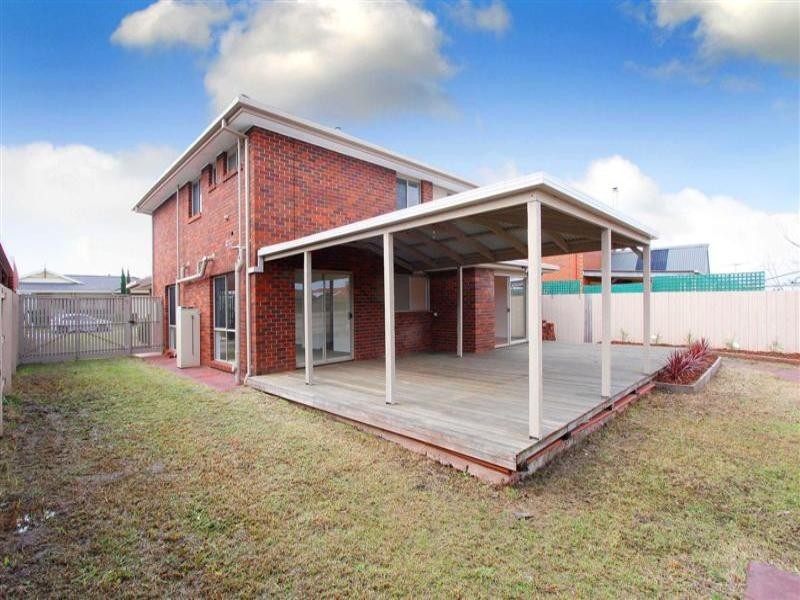 12 Kelland Avenue, Hillside VIC 3037