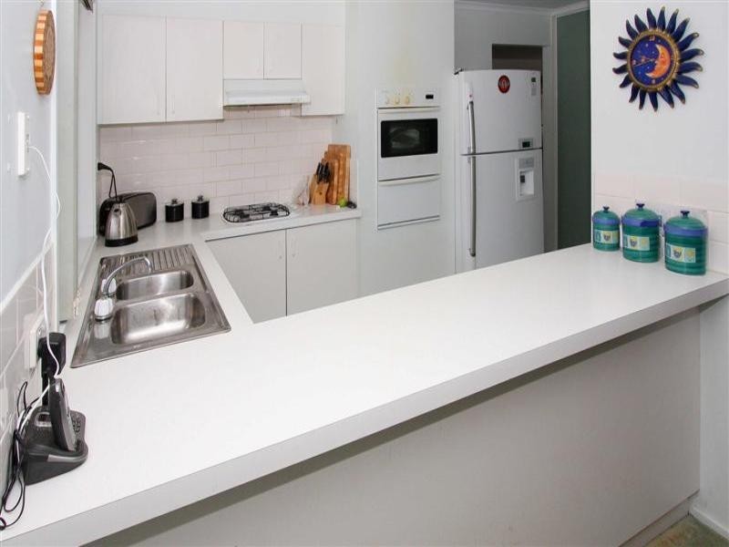 12 Queens Parade, Hillside VIC 3037