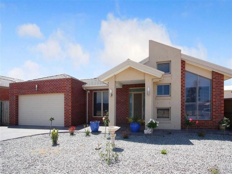 11 Como Avenue, Burnside Heights VIC 3023