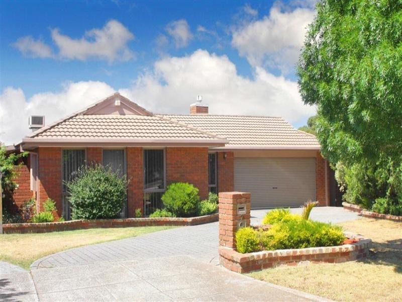 7 Cliffer Place, Taylors Lakes VIC 3038