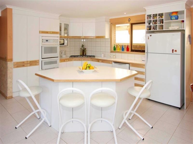 7 Cliffer Place, Taylors Lakes VIC 3038