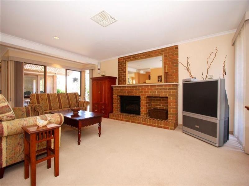 7 Cliffer Place, Taylors Lakes VIC 3038