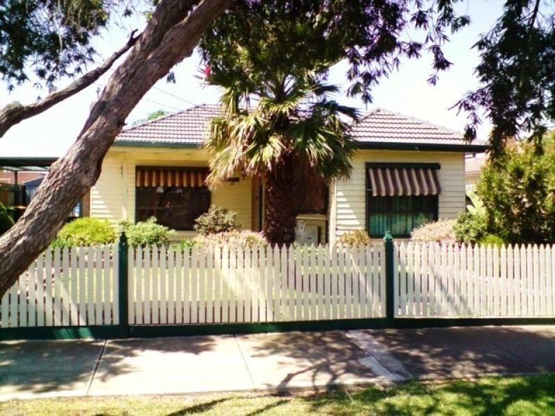 10 Lurg Avenue, Sunshine North VIC 3020