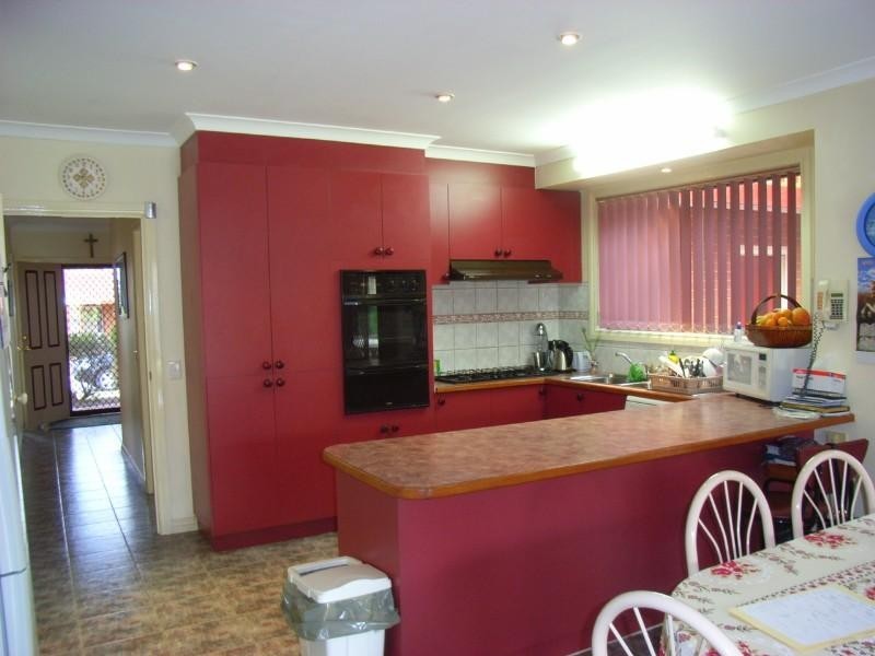 8 Streeton Court, Taylors Lakes VIC 3038