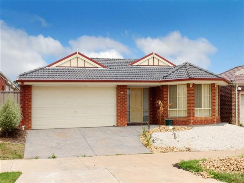 27 Heysen Park Way, Caroline Springs VIC 3023