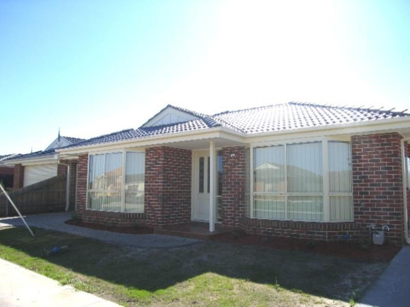 2/44 Allenby Road, Hillside VIC 3037