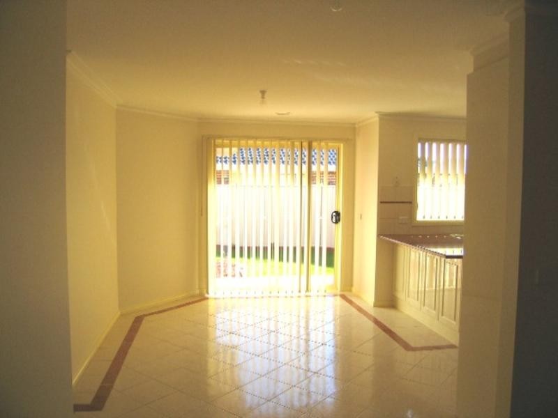 2/44 Allenby Road, Hillside VIC 3037