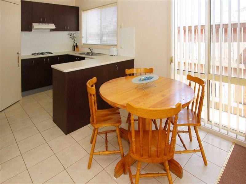 15 Tintern Loop, Hillside VIC 3037