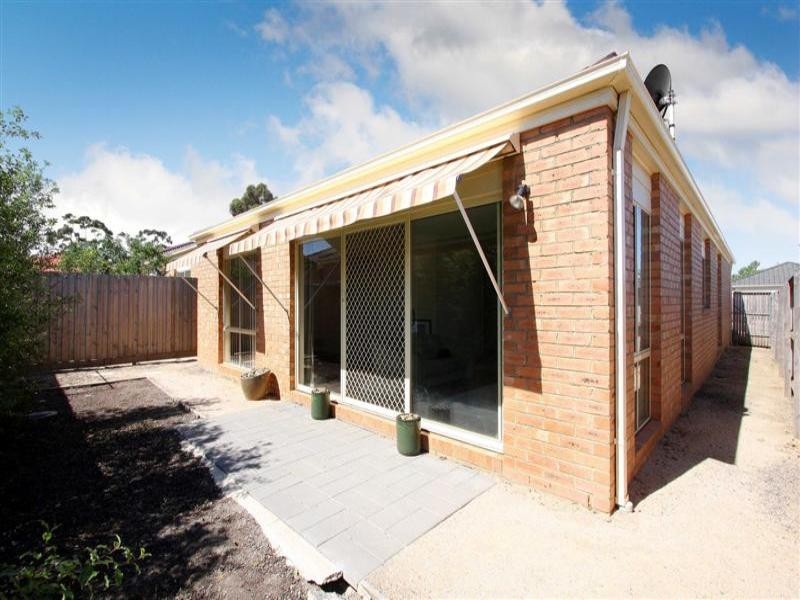 15 Tintern Loop, Hillside VIC 3037