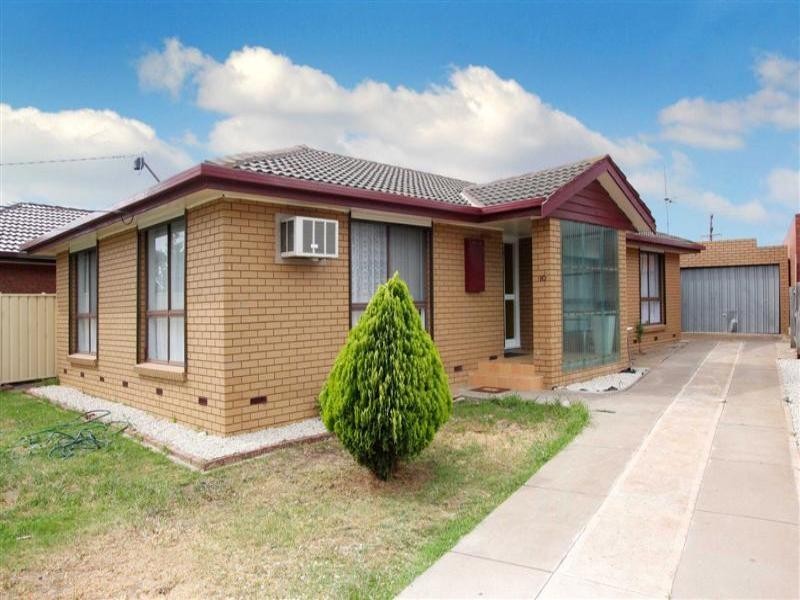 10 Livingston Street, Deer Park VIC 3023