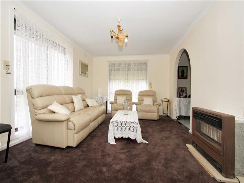 10 Livingston Street, Deer Park VIC 3023