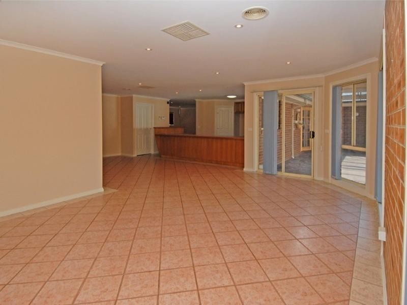 33 Golden Way, Hillside VIC 3037
