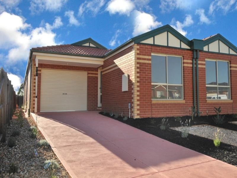 4 Marylou Court, Delahey VIC 3037
