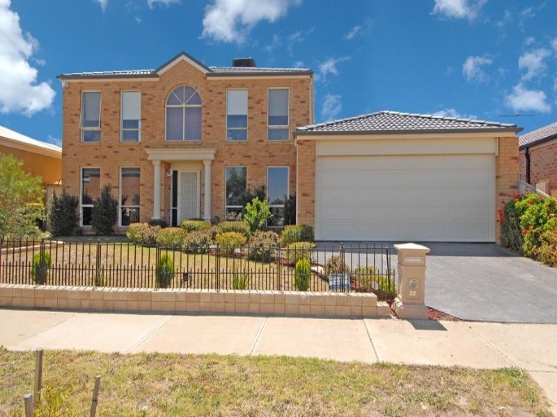 32 Barwon Street, Taylors Hill VIC 3037