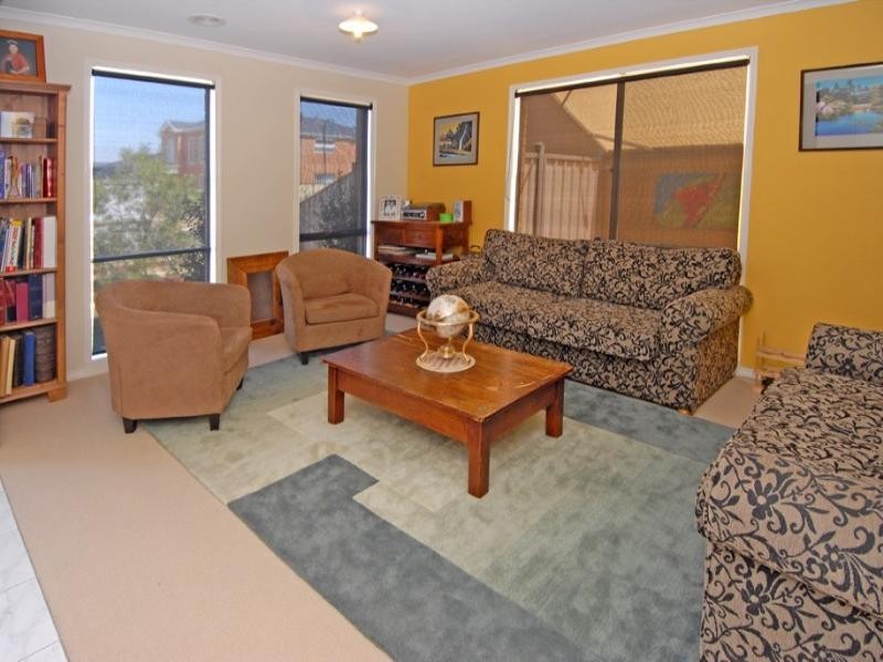 32 Barwon Street, Taylors Hill VIC 3037