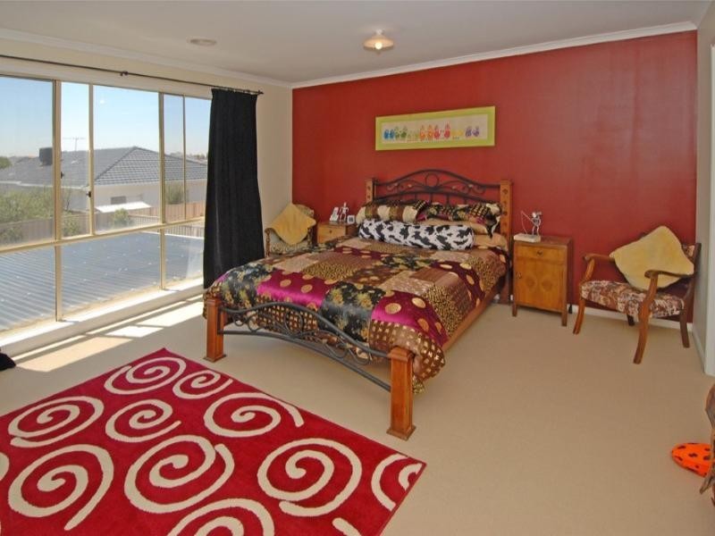 32 Barwon Street, Taylors Hill VIC 3037