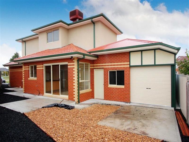 2/10 Tarrant Court, Keilor Downs VIC 3038