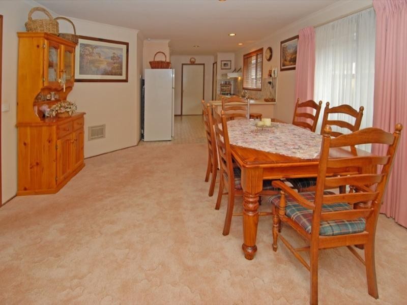 27 Kingsley Place, Delahey VIC 3037