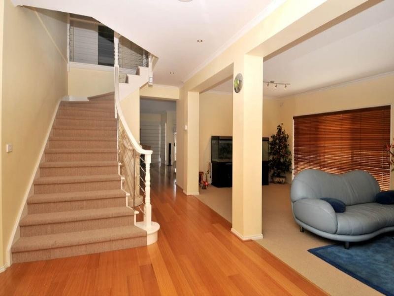 9 Power Place, Taylors Lakes VIC 3038