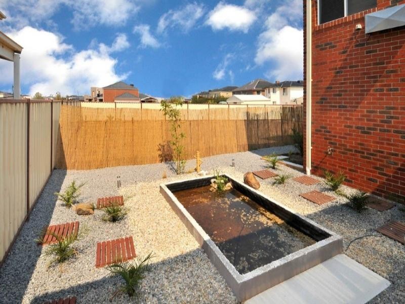 9 Power Place, Taylors Lakes VIC 3038