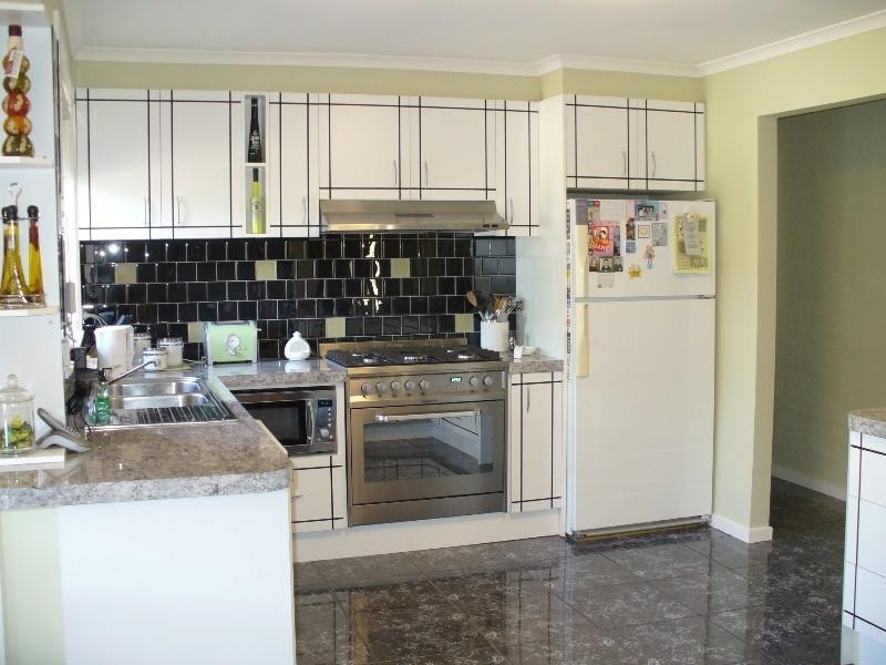 14 Bernborough Court, Keilor Downs VIC 3038