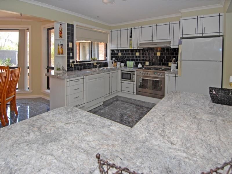 14 Bernborough Court, Keilor Downs VIC 3038