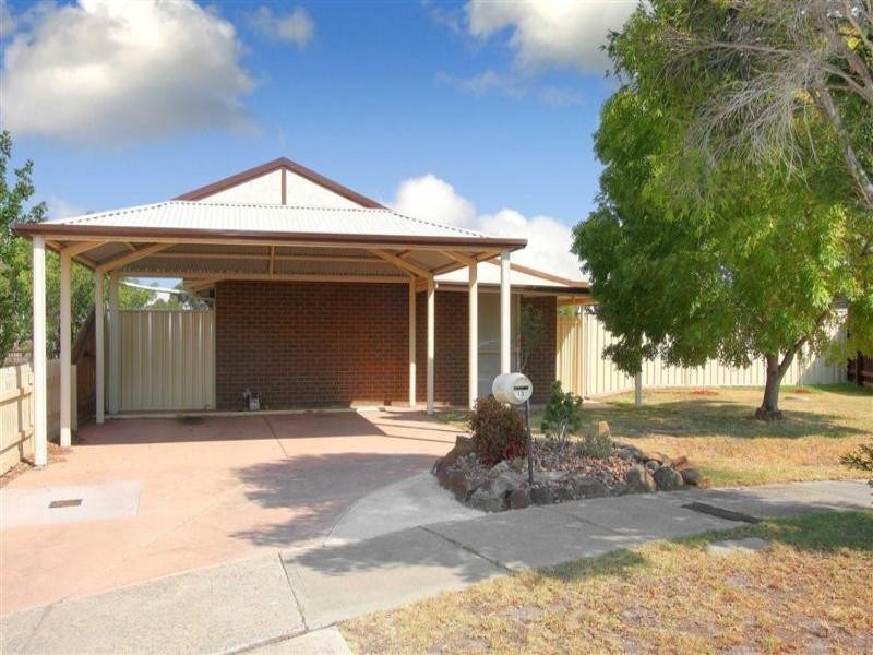 13 Yanchep Court, Taylors Lakes VIC 3038
