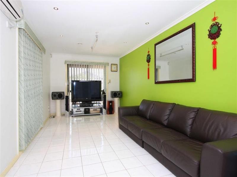 5 Mankina Circuit, Delahey VIC 3037