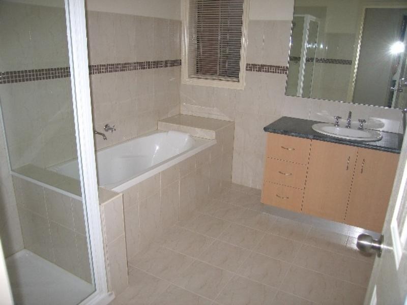 1/18 Chandos Street, Sydenham VIC 3037