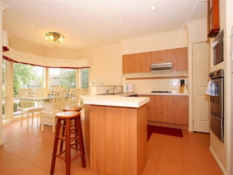 38 Whiteley Parade, Taylors Lakes VIC 3038