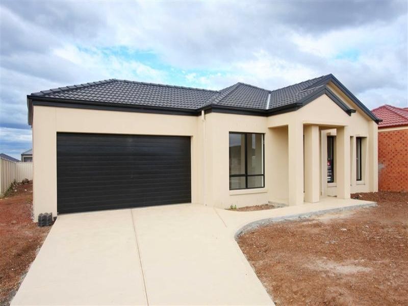 2 Eglington Court, Taylors Hill VIC 3037