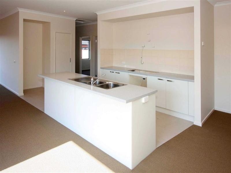 2 Eglington Court, Taylors Hill VIC 3037