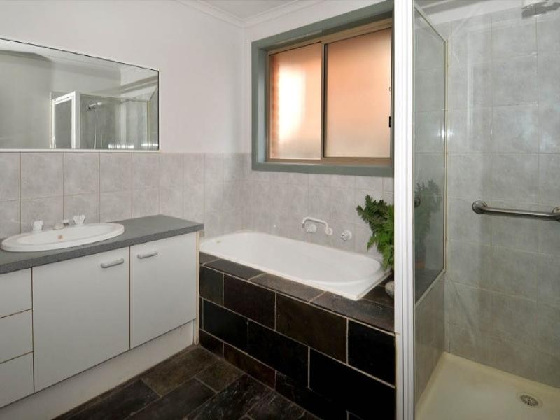 45 Golden Way, Hillside VIC 3037