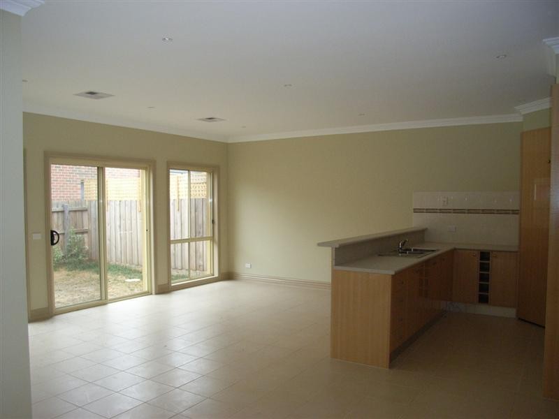 4/6 Lorraine Court, Hillside VIC 3037