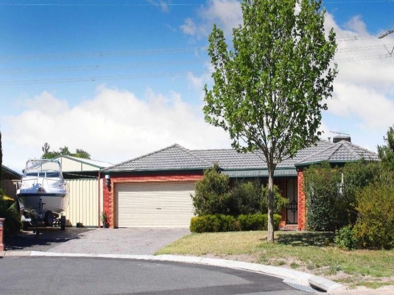 12 Albany Court, Taylors Lakes VIC 3038